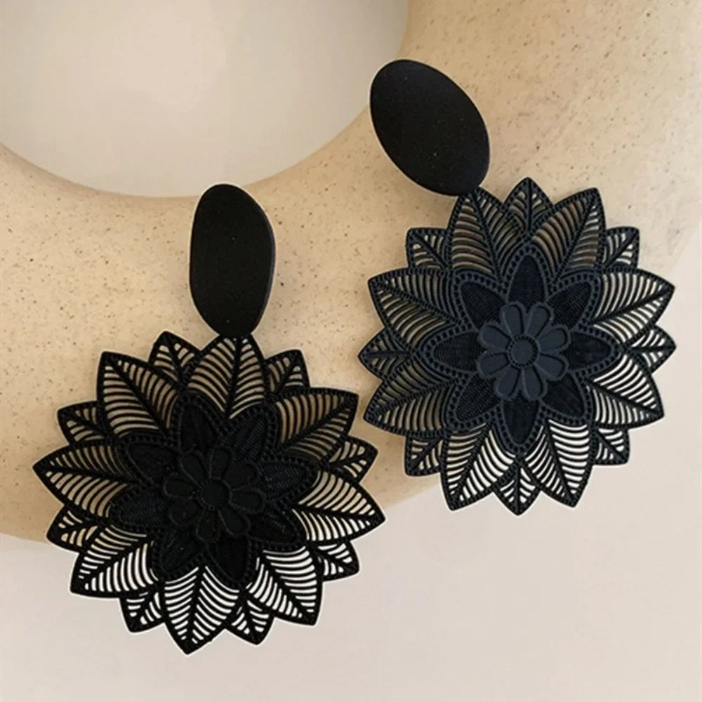 SUEMNG Vintage Punk Black Color Flower Drop Earrings for Women Exaggerated Gothic Geometric Butterfly Heart Wings Earrings