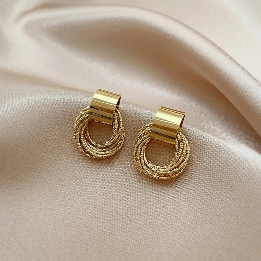 Retro Metal Gold Color Multiple Small Circle Stud Earrings for Women Korean Fashion Wedding Party Jewelry Gifts 2024