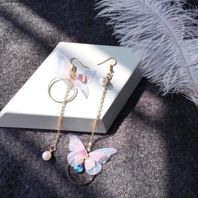 New Fashion Korea Retro Asymmetrical Exquisite Butterfly Imitation Pearl Alloy Long Wings Female Earrings Gift 2024 Wholesale